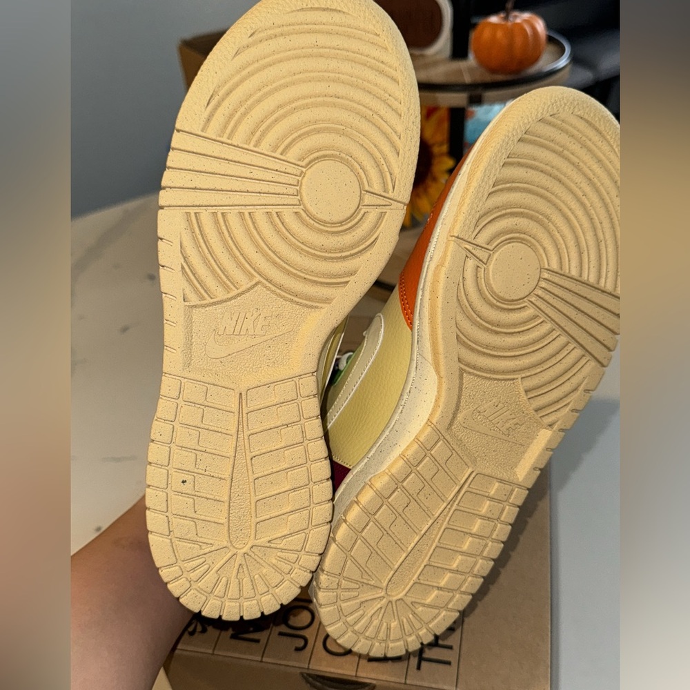 Nike dunks - Picture 2 of 2